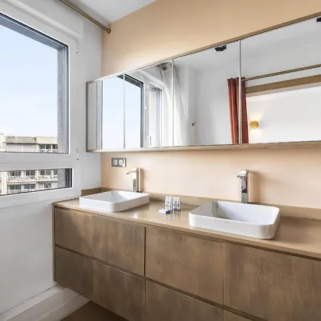 Magnifique Buttes Chaumont Apartamento *